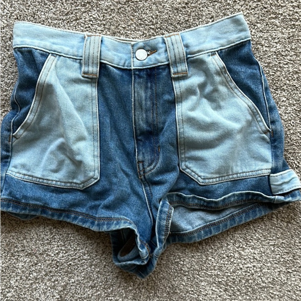 NWOT Stunning Pacsun 2-tone denim shorts!